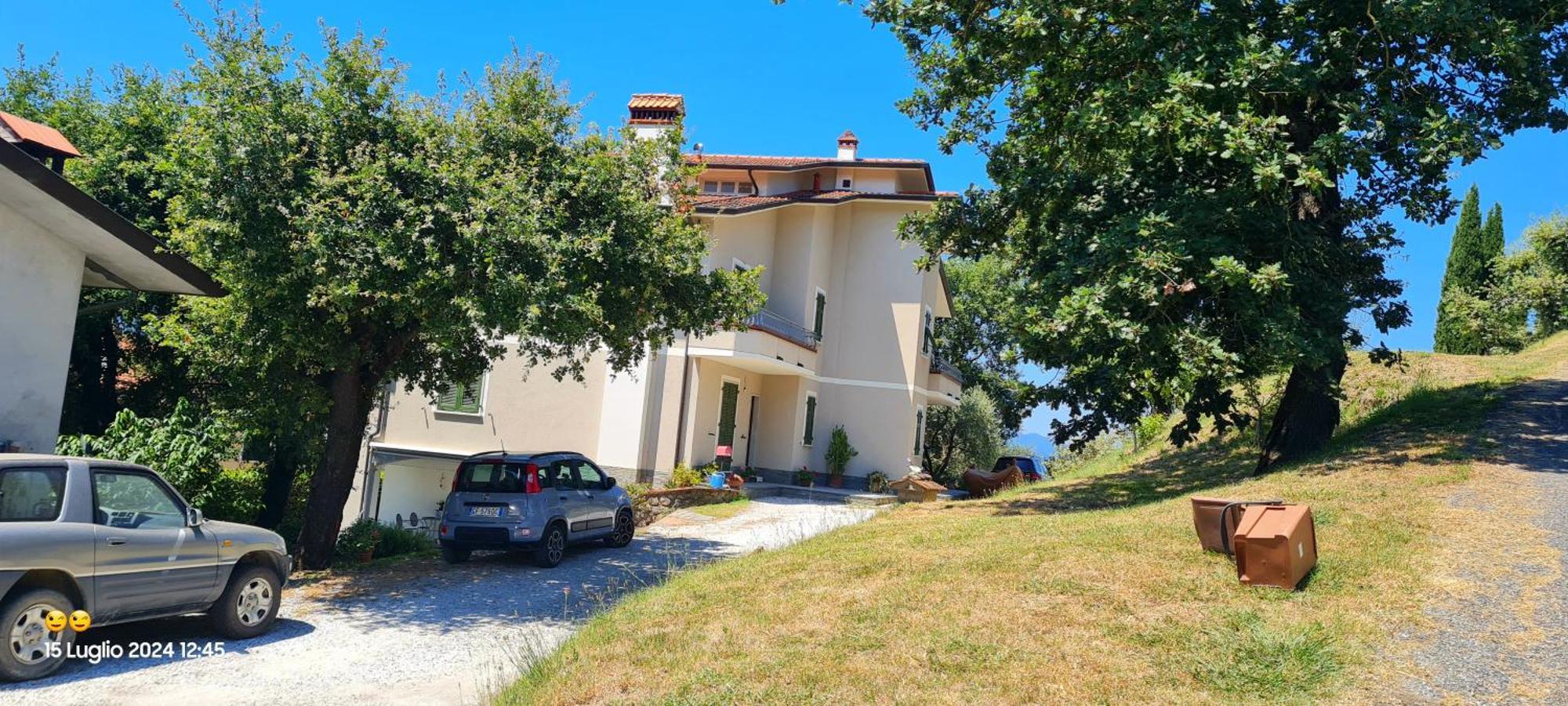 Casa Vacanza Da Menan Castelnuovo Magra Exterior photo